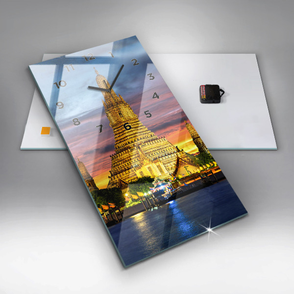 Horloge rectangulaire verticale Temple à Bangkok en Thaïlande