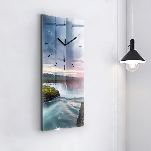 Horloge rectangulaire verticale Paysage avec une cascade