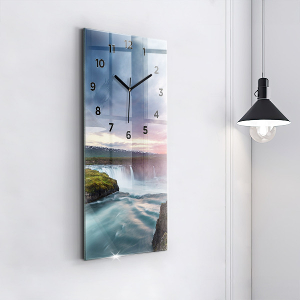 Horloge rectangulaire verticale Paysage avec une cascade