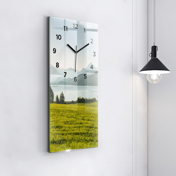 Horloge murale verticale Montagnes et champs