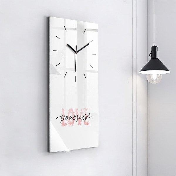 Horloge rectangulaire verticale 'L''inscription Aimez-vous'