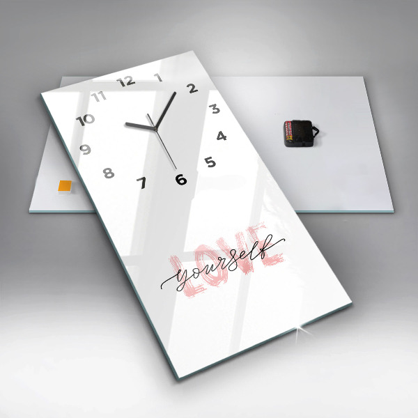Horloge rectangulaire verticale 'L''inscription Aimez-vous'