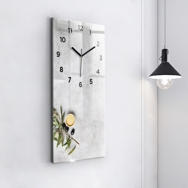 Horloge murale verticale Olives minimalistes
