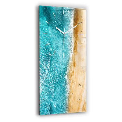 Horloge rectangulaire verticale gens de la plage de la mer