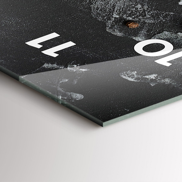 Horloge murale verticale Épices sur le comptoir