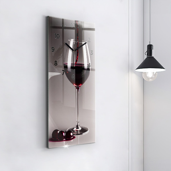 Horloge murale verticale Un verre de vin rouge
