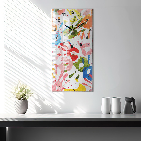 Horloge murale verticale 'Empreintes de mains d''enfants'