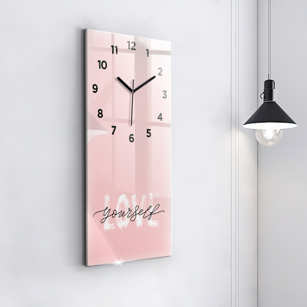 Horloge rectangulaire verticale 'L''inscription Aimez-vous'