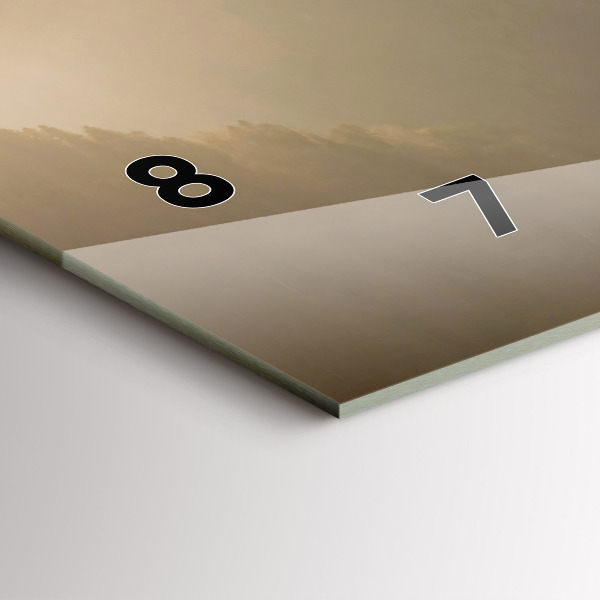 Horloge rectangulaire horizontale Un arbre dans les montagnes