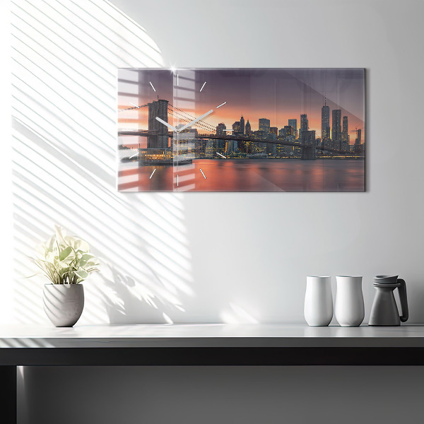 Horloge rectangulaire horizontale Rivière East de New York