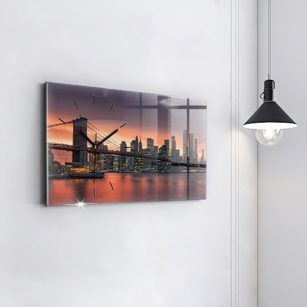 Horloge rectangulaire horizontale Rivière East de New York
