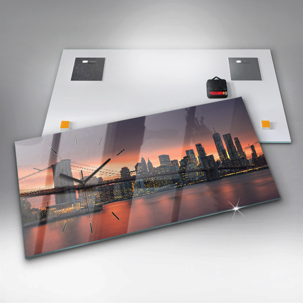Horloge rectangulaire horizontale Rivière East de New York