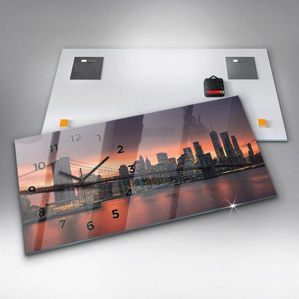 Horloge rectangulaire horizontale Rivière East de New York
