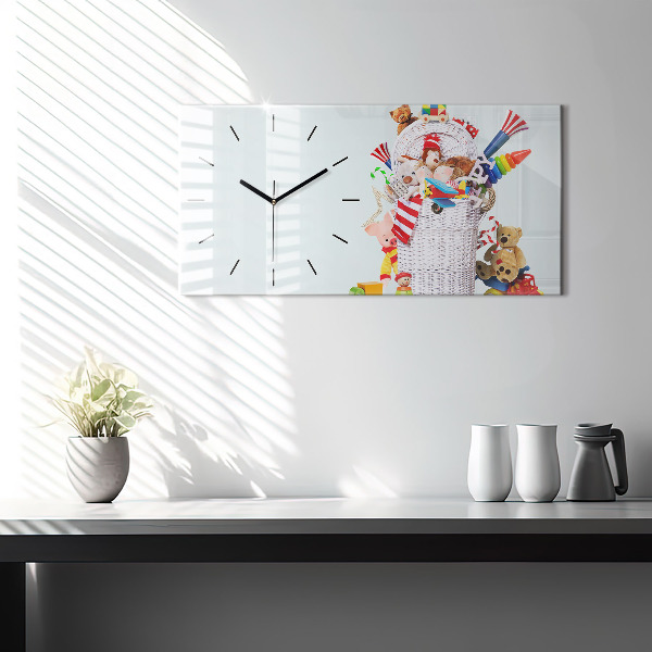 Horloge murale horizontale Panier en osier avec jouets