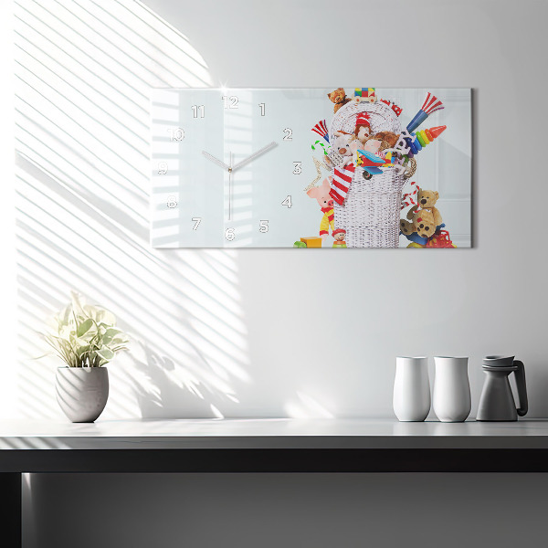 Horloge murale horizontale Panier en osier avec jouets