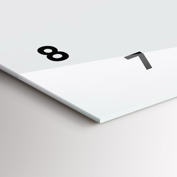 Horloge murale horizontale Panier en osier avec jouets