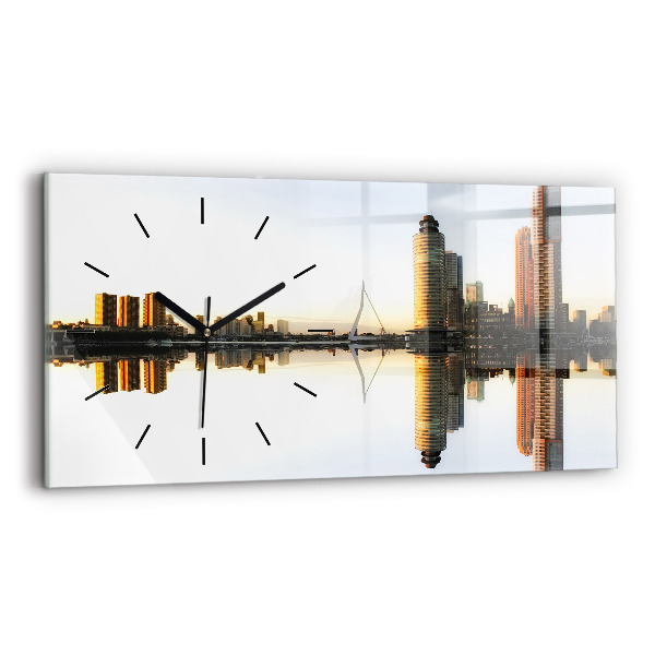 Horloge murale horizontale Une ville sur la rivière