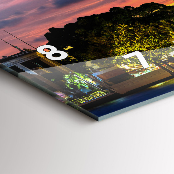 Horloge rectangulaire horizontale Temple à Bangkok