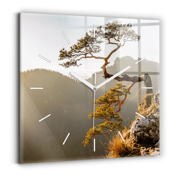 Horloge murale carrée Un arbre dans les montagnes