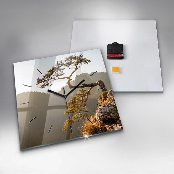 Horloge murale carrée Un arbre dans les montagnes