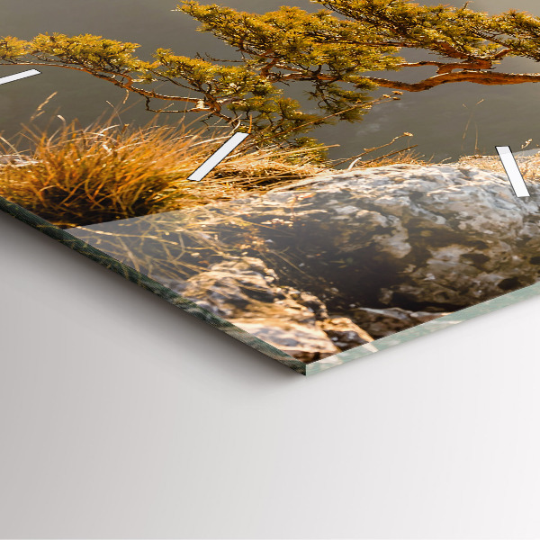 Horloge murale carrée Un arbre dans les montagnes