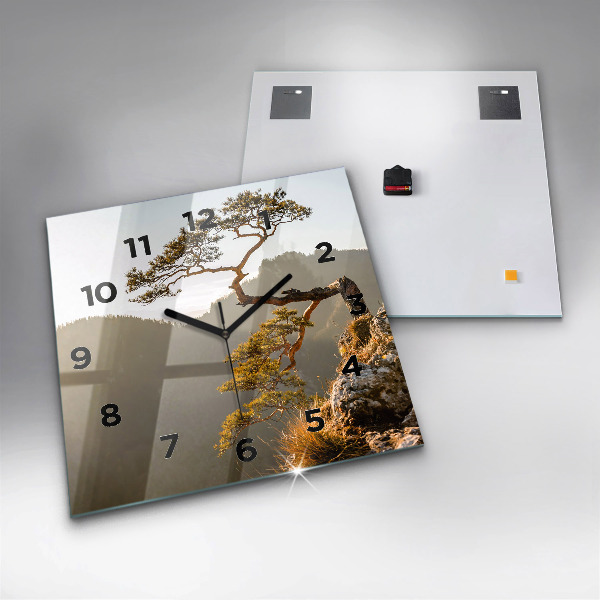 Horloge murale carrée Un arbre dans les montagnes