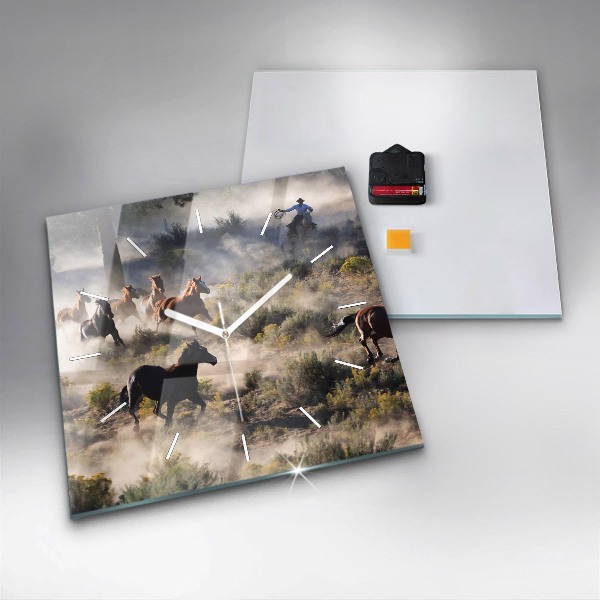 Horloge murale carrée Un troupeau de chevaux au galop