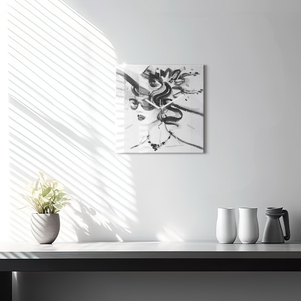 Pendule carrée en verre Femme à la mode