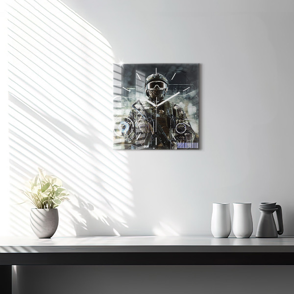 Pendule carrée en verre Soldat avec une arme à feu