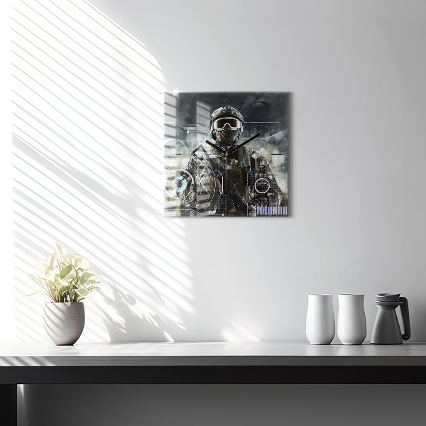 Pendule carrée en verre Soldat avec une arme à feu