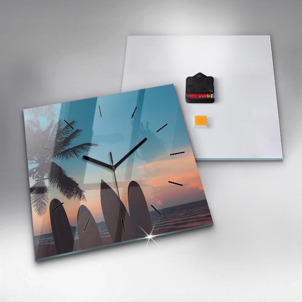 Pendule carrée en verre Surfer sur la plage