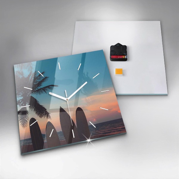 Pendule carrée en verre Surfer sur la plage