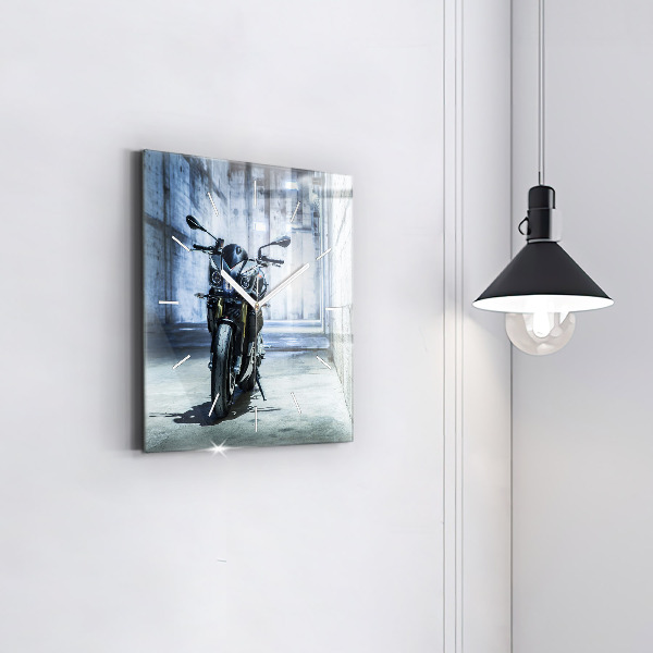 Horloge murale carrée Moto dans la ruelle