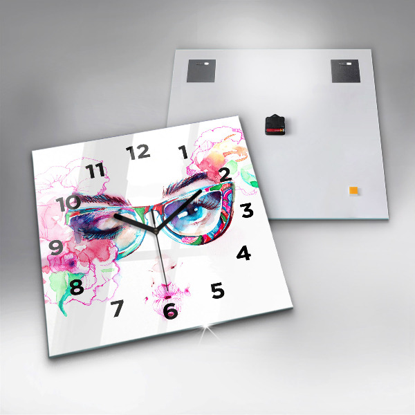 Horloge murale carrée Femme avec des lunettes
