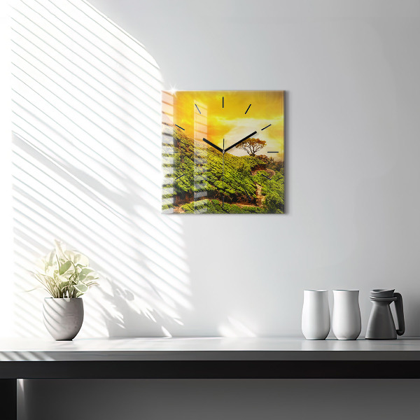 Horloge carrée en verre Colline du thé