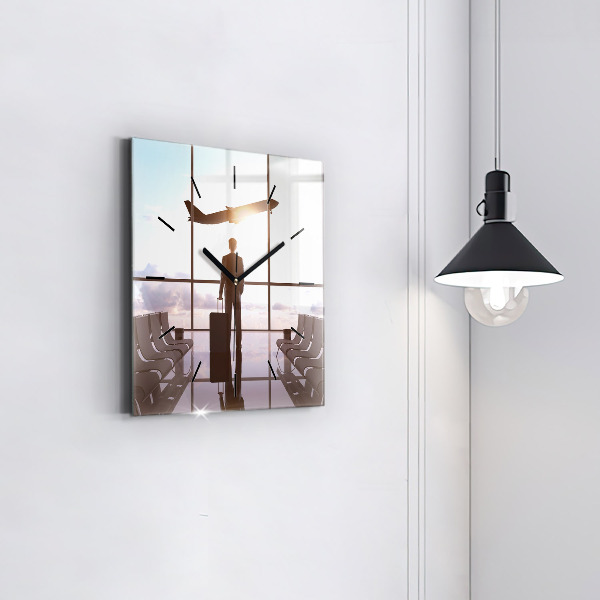 Horloge carrée en verre 'Homme à l''aéroport'