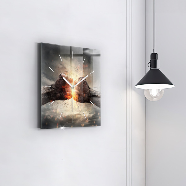 Horloge carrée en verre Force et puissance des poings