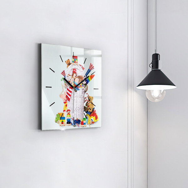 Horloge murale carrée Panier en osier avec jouets