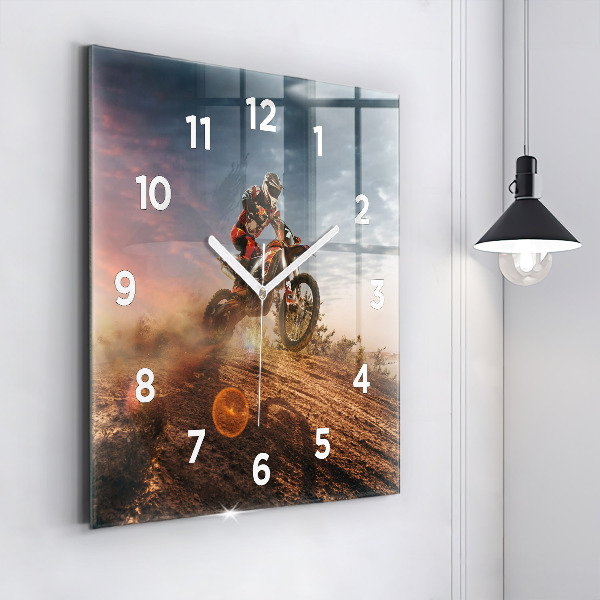Horloge murale carrée Homme sur une moto