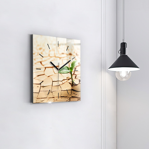Horloge murale carrée Planter dans un sol sec