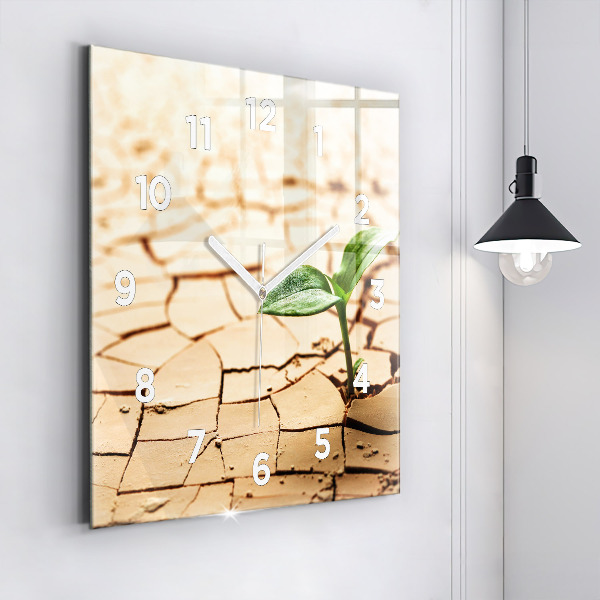 Horloge murale carrée Planter dans un sol sec