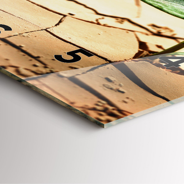 Horloge murale carrée Planter dans un sol sec