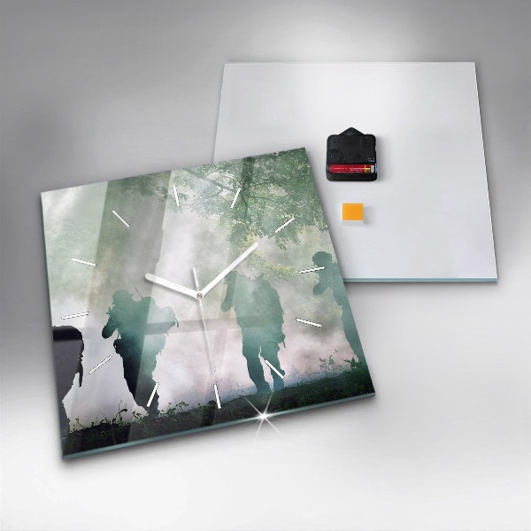 Horloge murale carrée 'Soldats de l''armée dans la forêt'