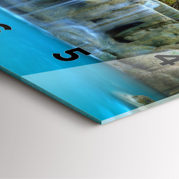 Horloge murale carrée Cascade dans la forêt