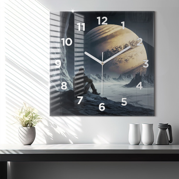 Horloge murale carrée 'L''homme devant la lune'