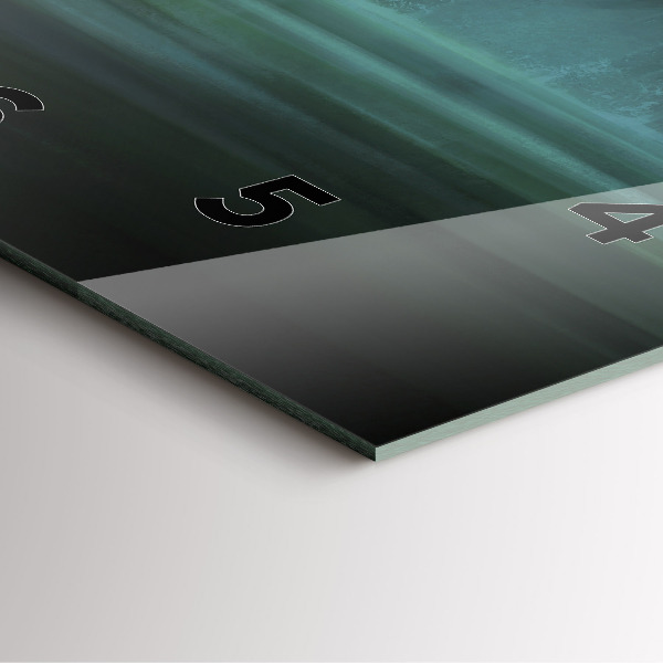 Horloge murale carrée 'L''homme et le monstre dans le marais'