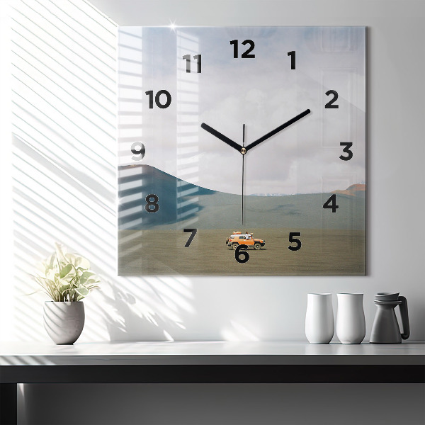Horloge murale carrée Véhicule dans le désert du Kamtchatka