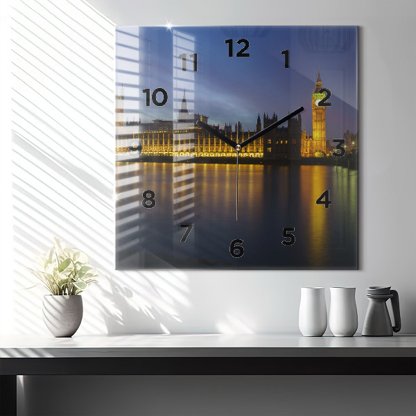 Horloge murale carrée Palais de Winchester à Londres