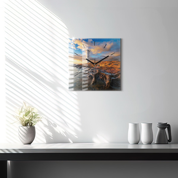 Horloge carrée en verre Le phare et la mer Baltique