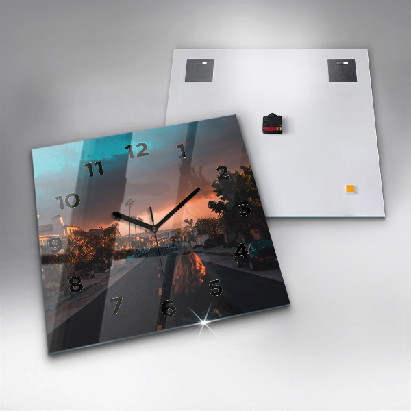 Horloge murale carrée Femme sur la route